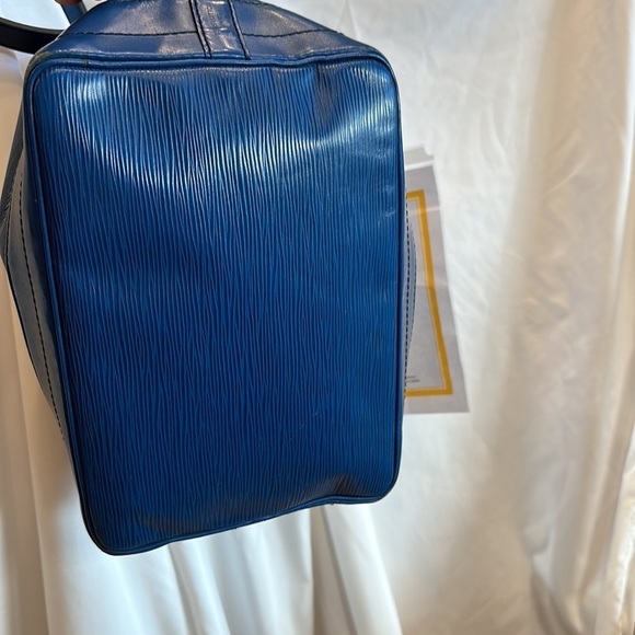 Authentic Vintage Louis Vuitton Noe GM Monogram Bucket Bag - Picture 8 of 13